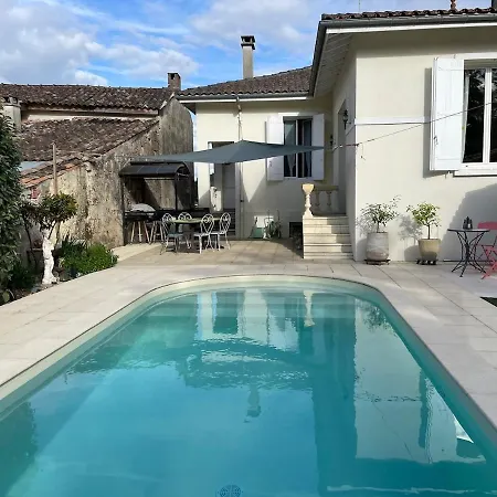 Maison Cosy Avec Piscine Proche Des Vignobles Bordelais Hébergement de vacances Guîtres